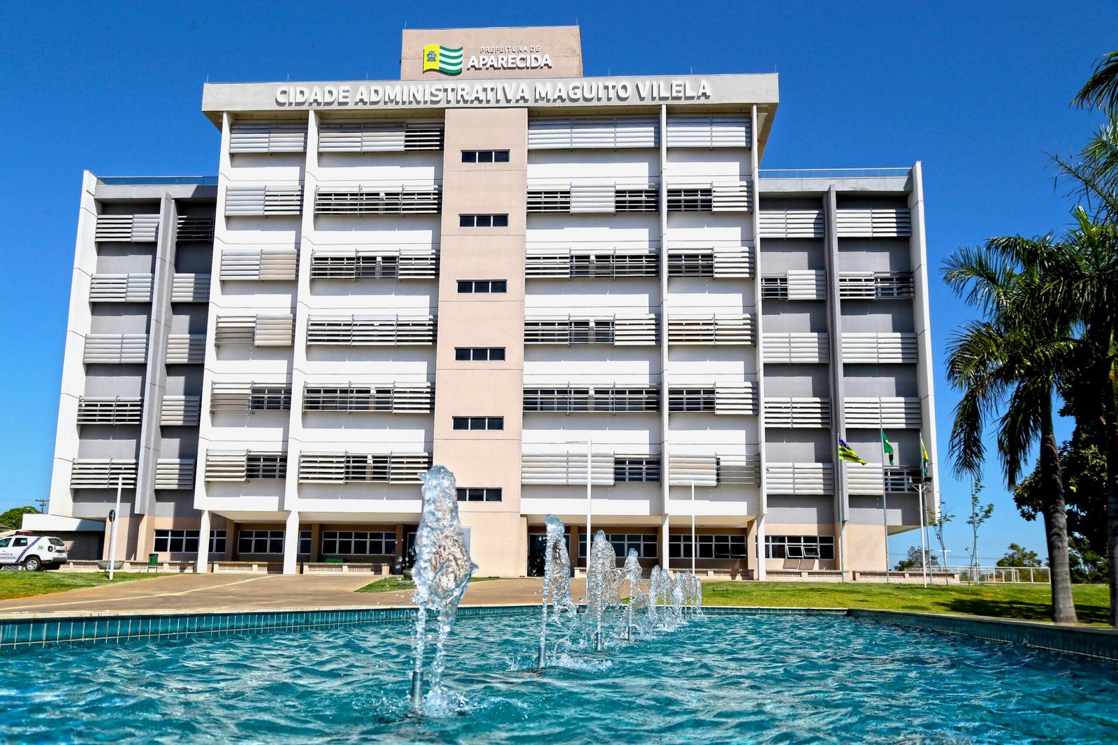 A foto mosta o prédio administrativo da Prefeitura de Aparecida de Goiânia